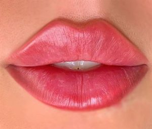 ژل لب عروسکی